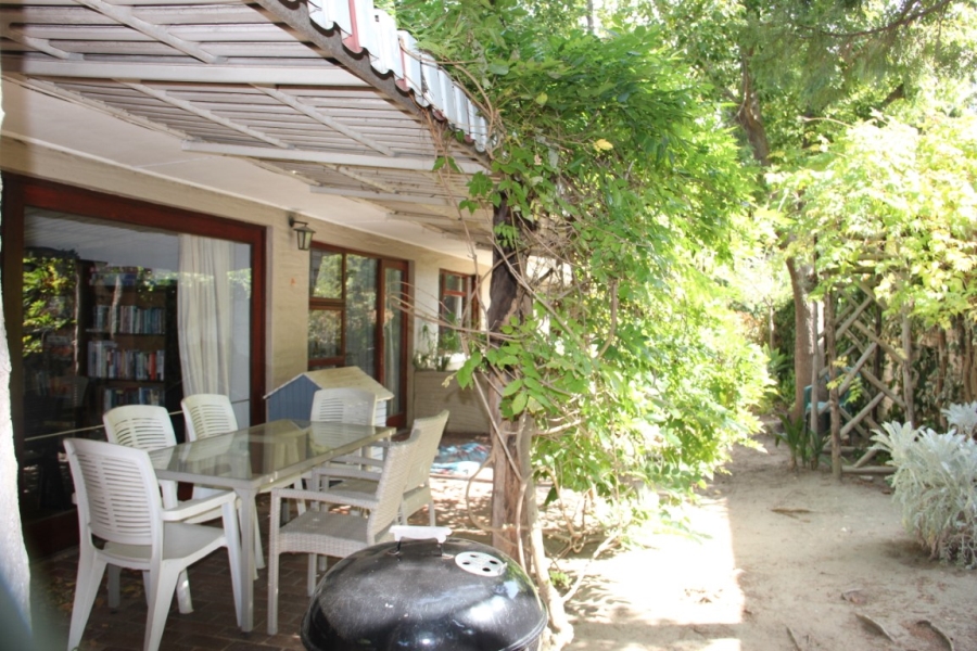 To Let 3 Bedroom Property for Rent in Golden Acre Western Cape